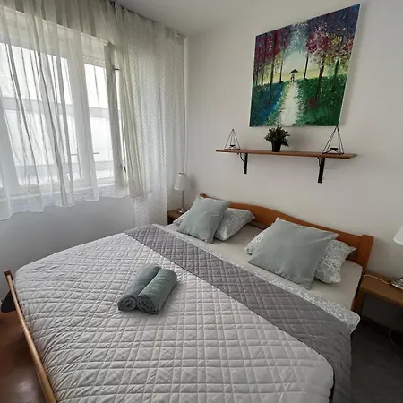 Mezzanave Center Apartment Split