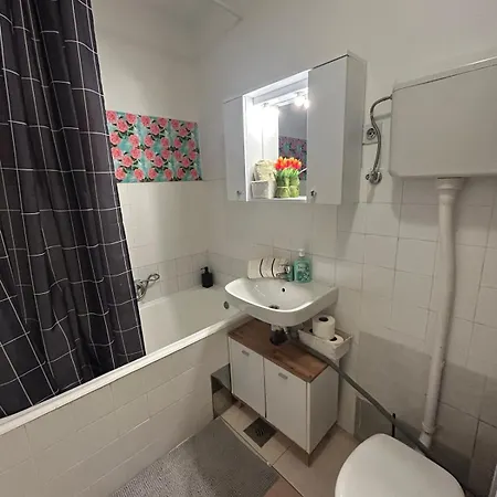Mezzanave Center سبليت